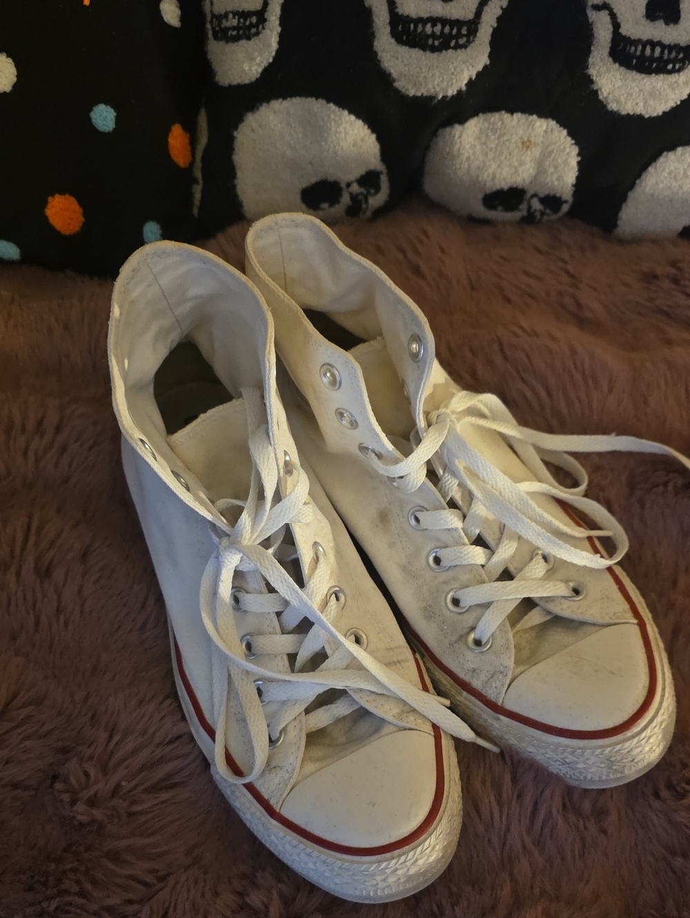 Converse White High-Top Sneakers with Red Stripe Size M8/W10